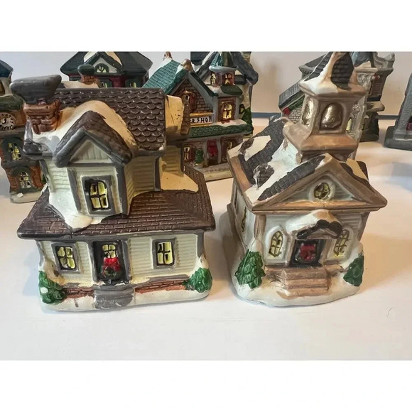 Greenbrier Intl. Lot of Twelve (12) Lighted Houses Stores, etc - Picture 3 of 12